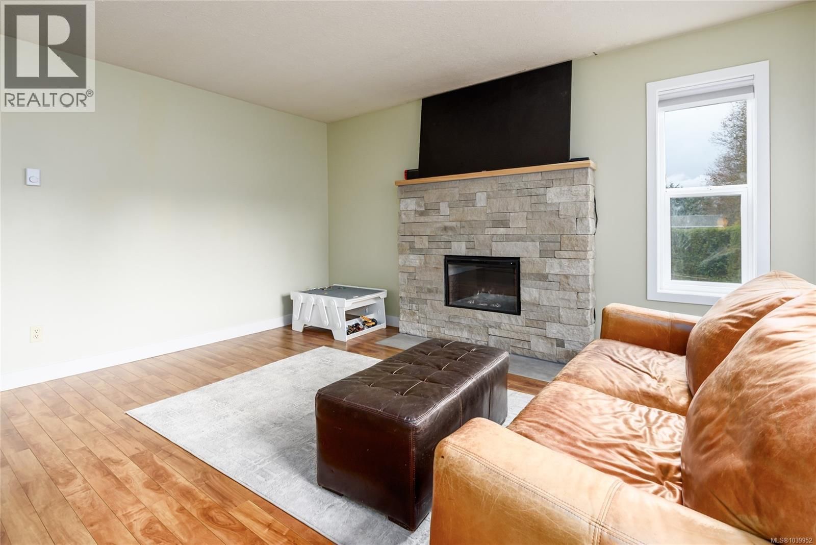 1651 Ascot Avenue property photo