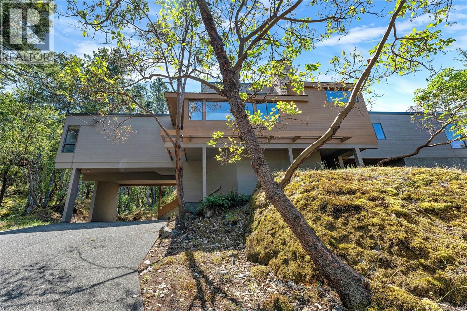 260 Moss Hill Place property photo