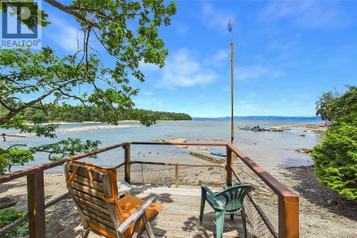 56 Pirates Lane | Protection Island British Columbia | Slide Image Seven
