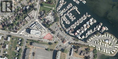 460-464 Head Street | Esquimalt British Columbia | Slide Image Two