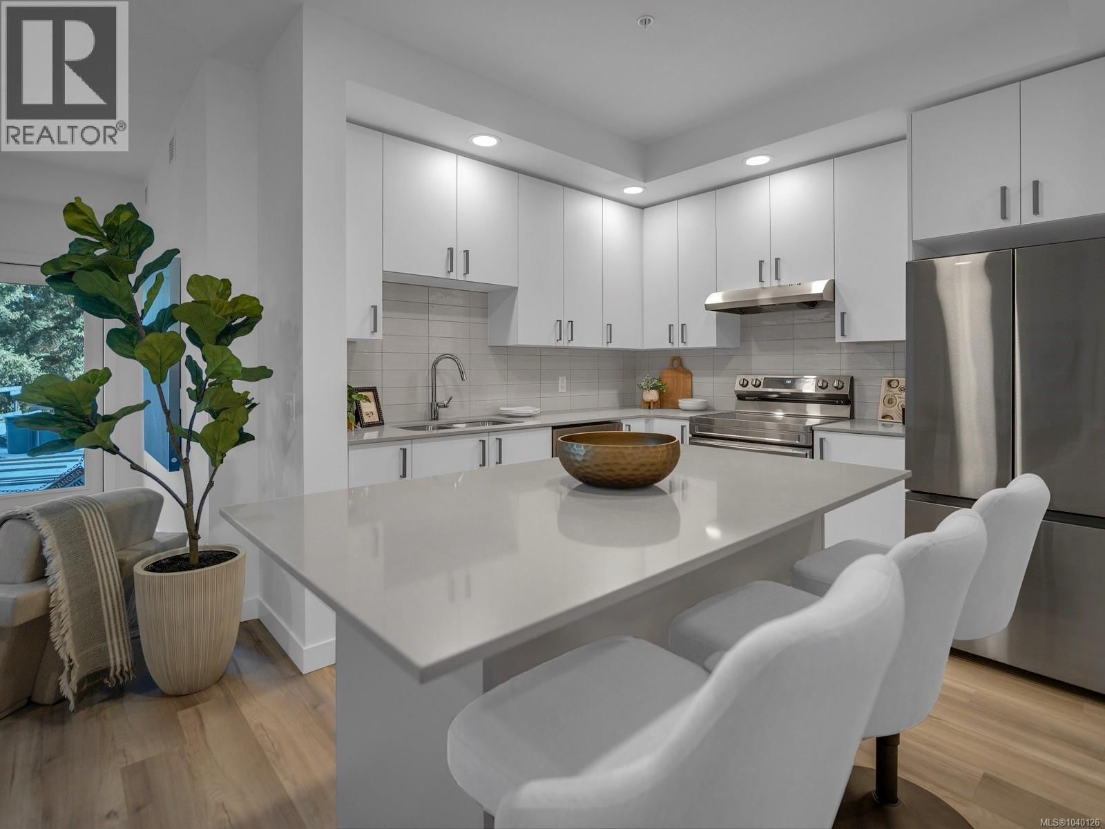 519 2390 City Gate Boulevard property photo