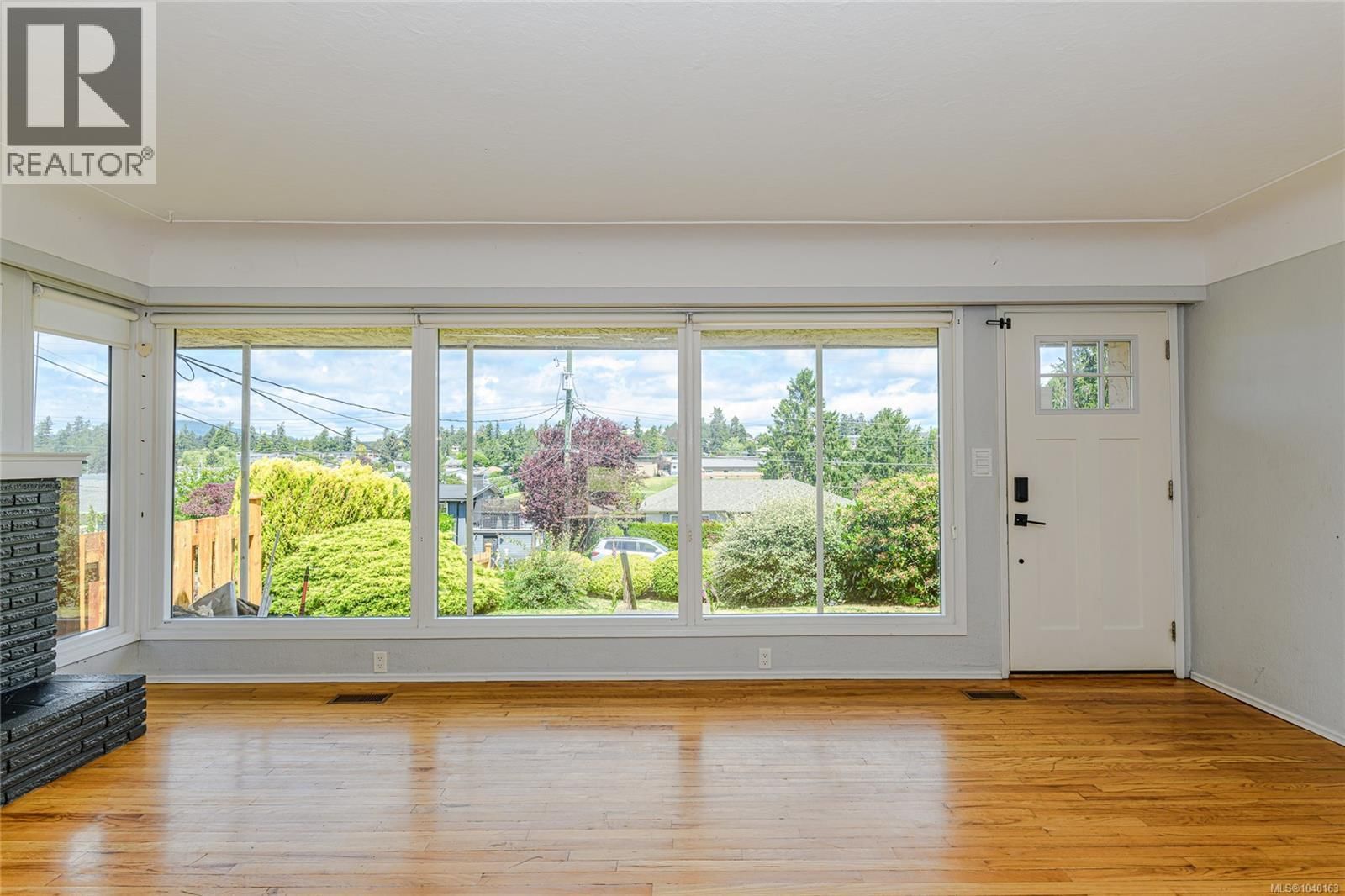585 Baker Street property photo