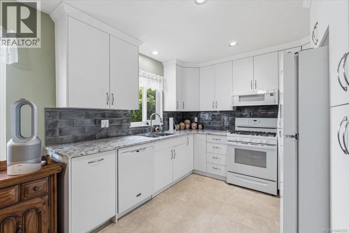 5066 Sedona Way property photo