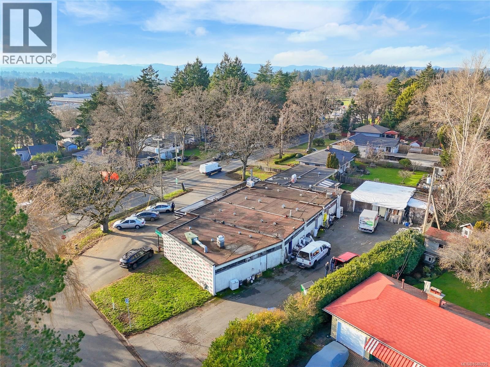 660 Burnside Road property photo