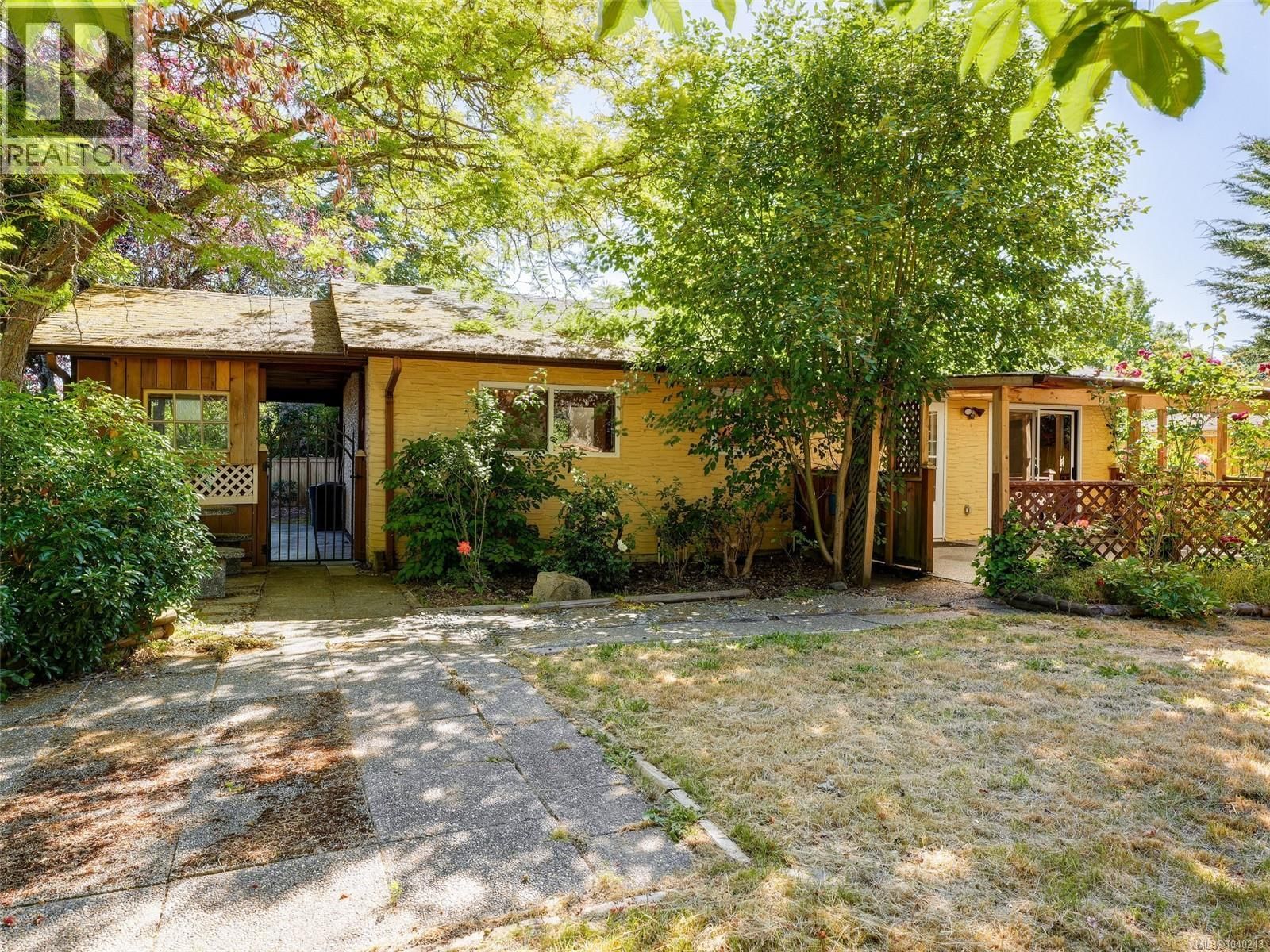 10040 Wisteria Place property photo