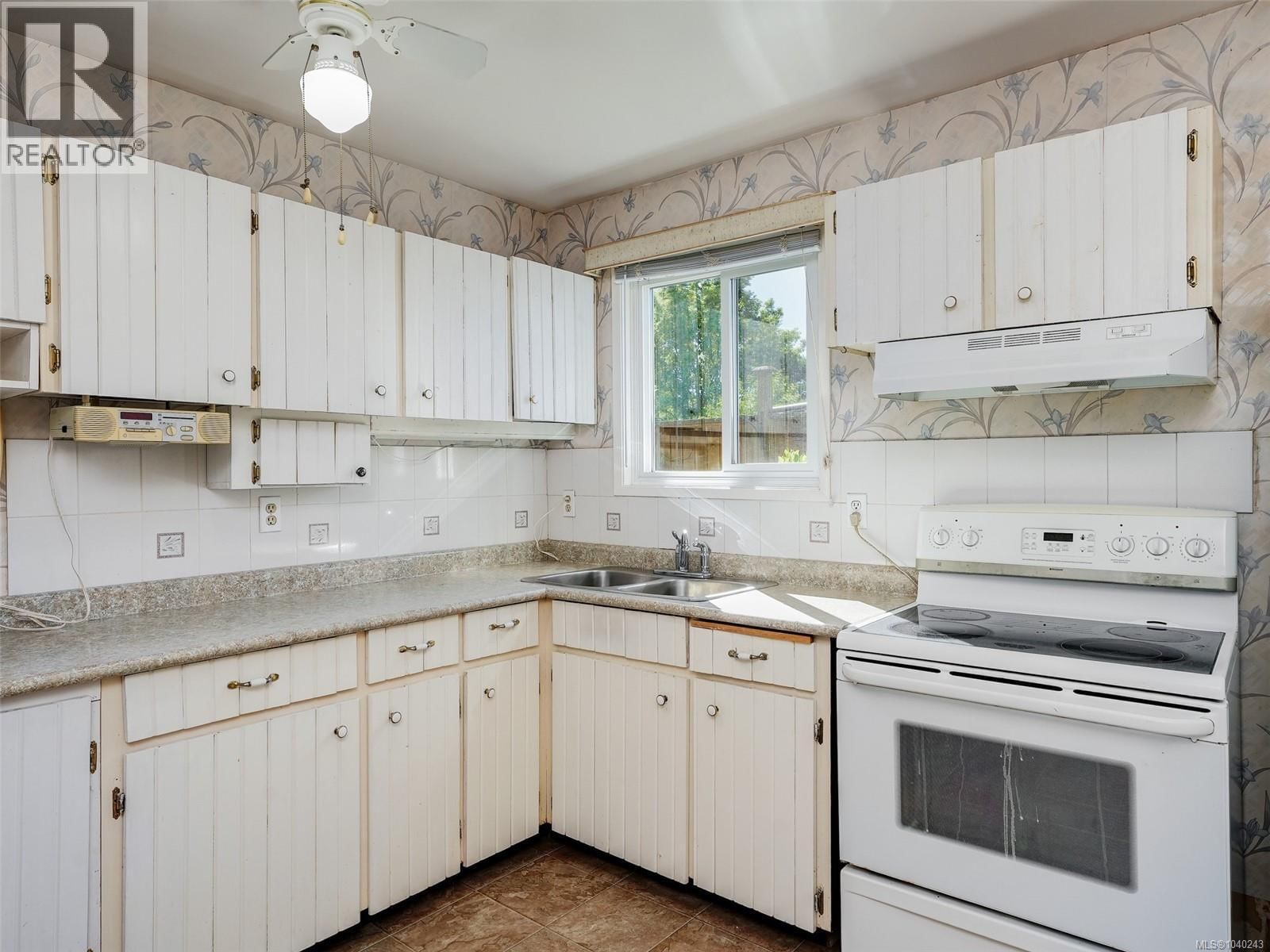 10040 Wisteria Place property photo