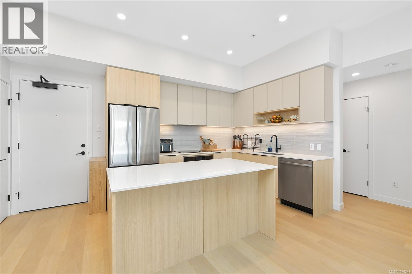 412 3564B RYDER HESJEDAL Way property photo
