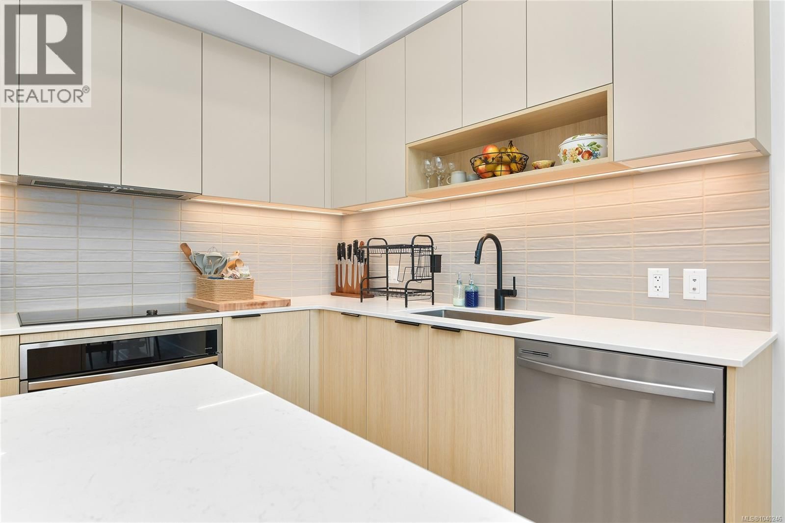 412 3564B RYDER HESJEDAL Way property photo