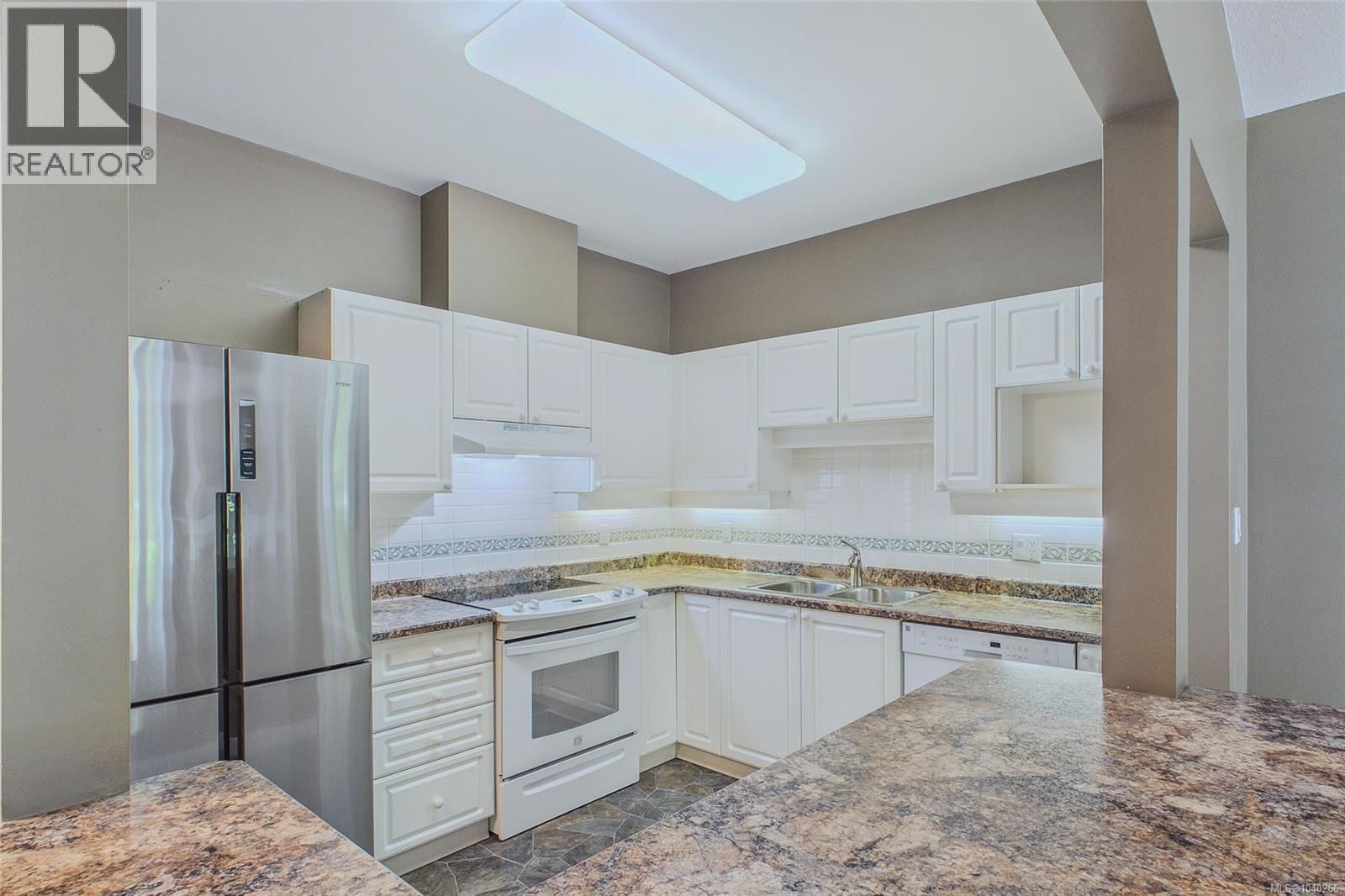 101 5650 Edgewater Lane property photo