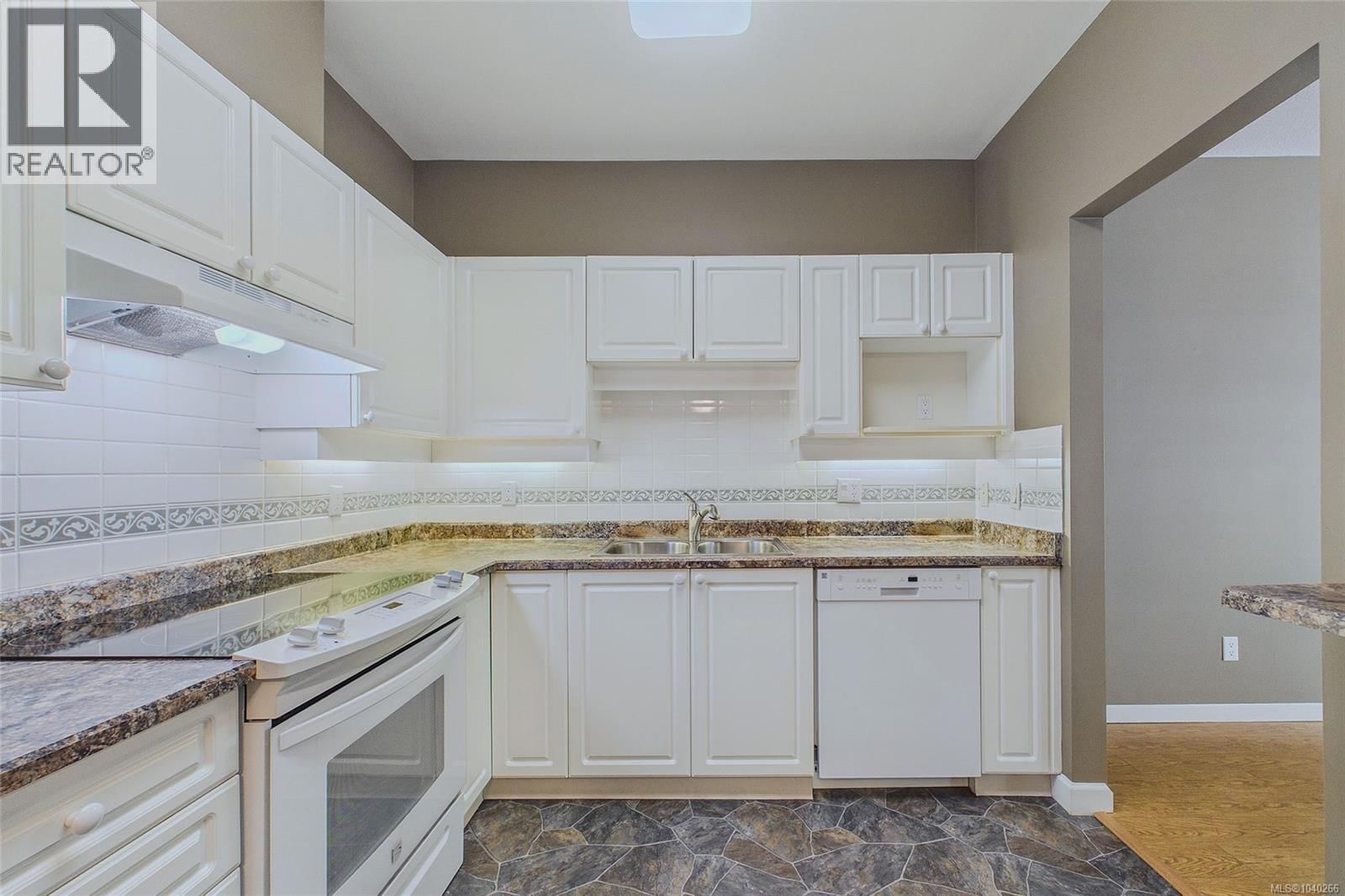 101 5650 Edgewater Lane property photo