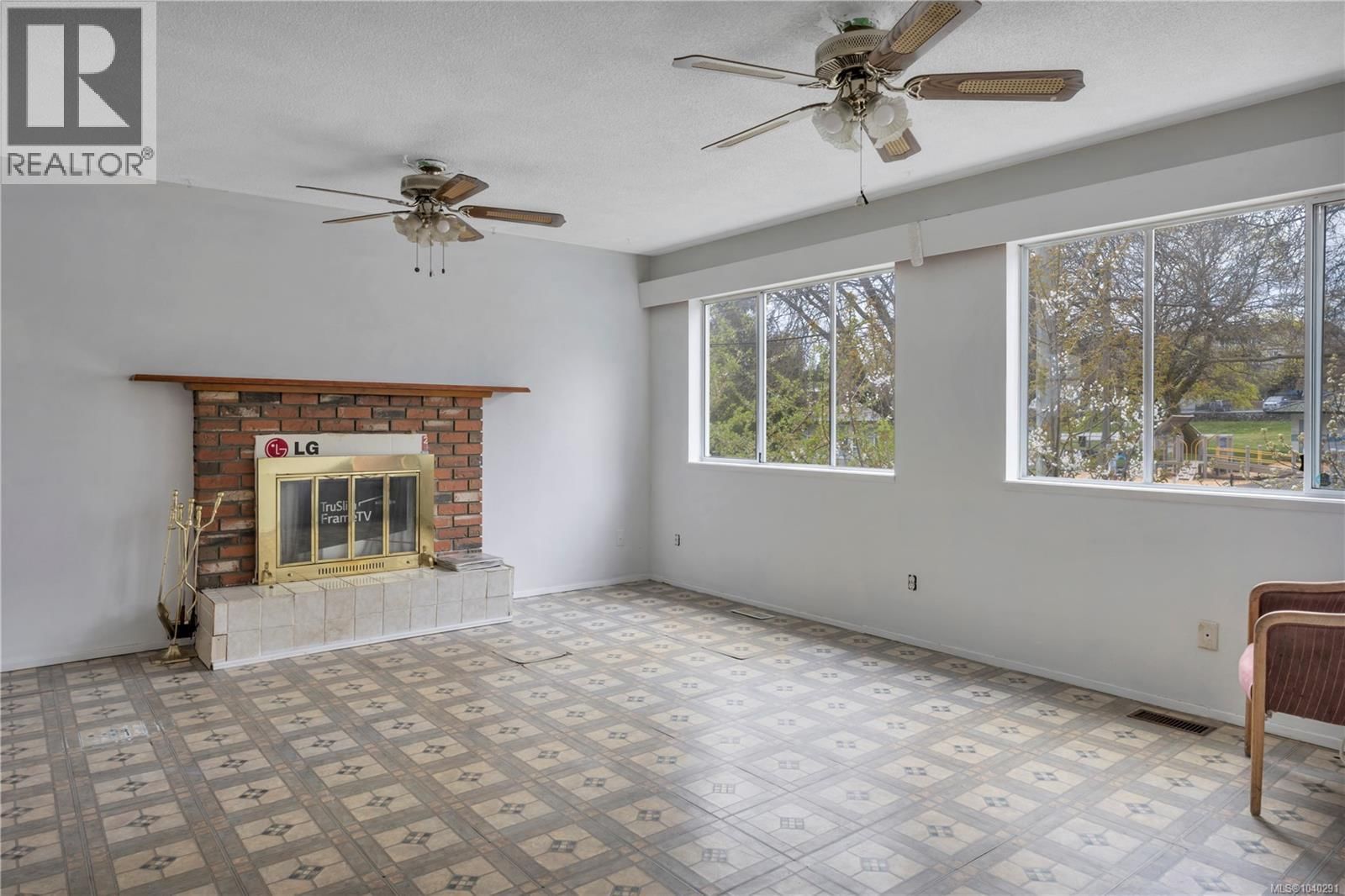 229 Irwin Street property photo
