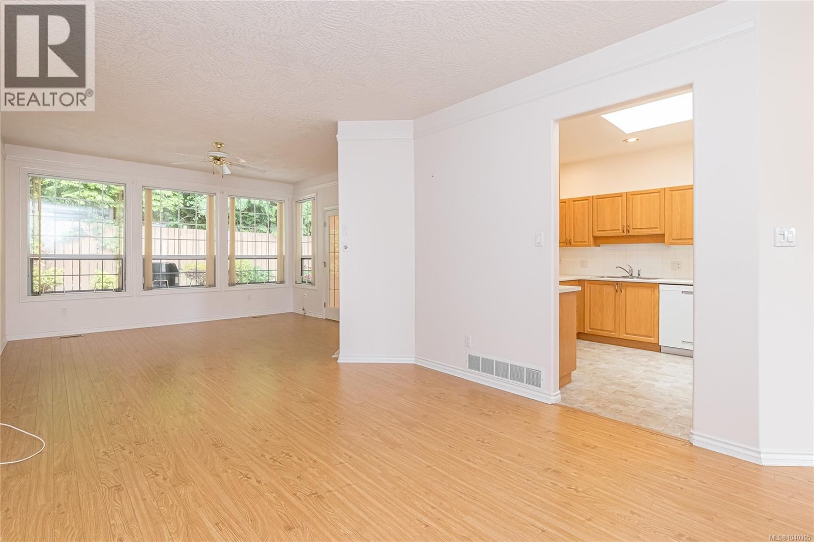 28 2979 River Road property photo
