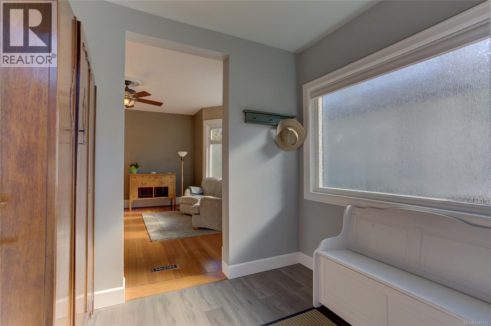 58 Pine Street property photo