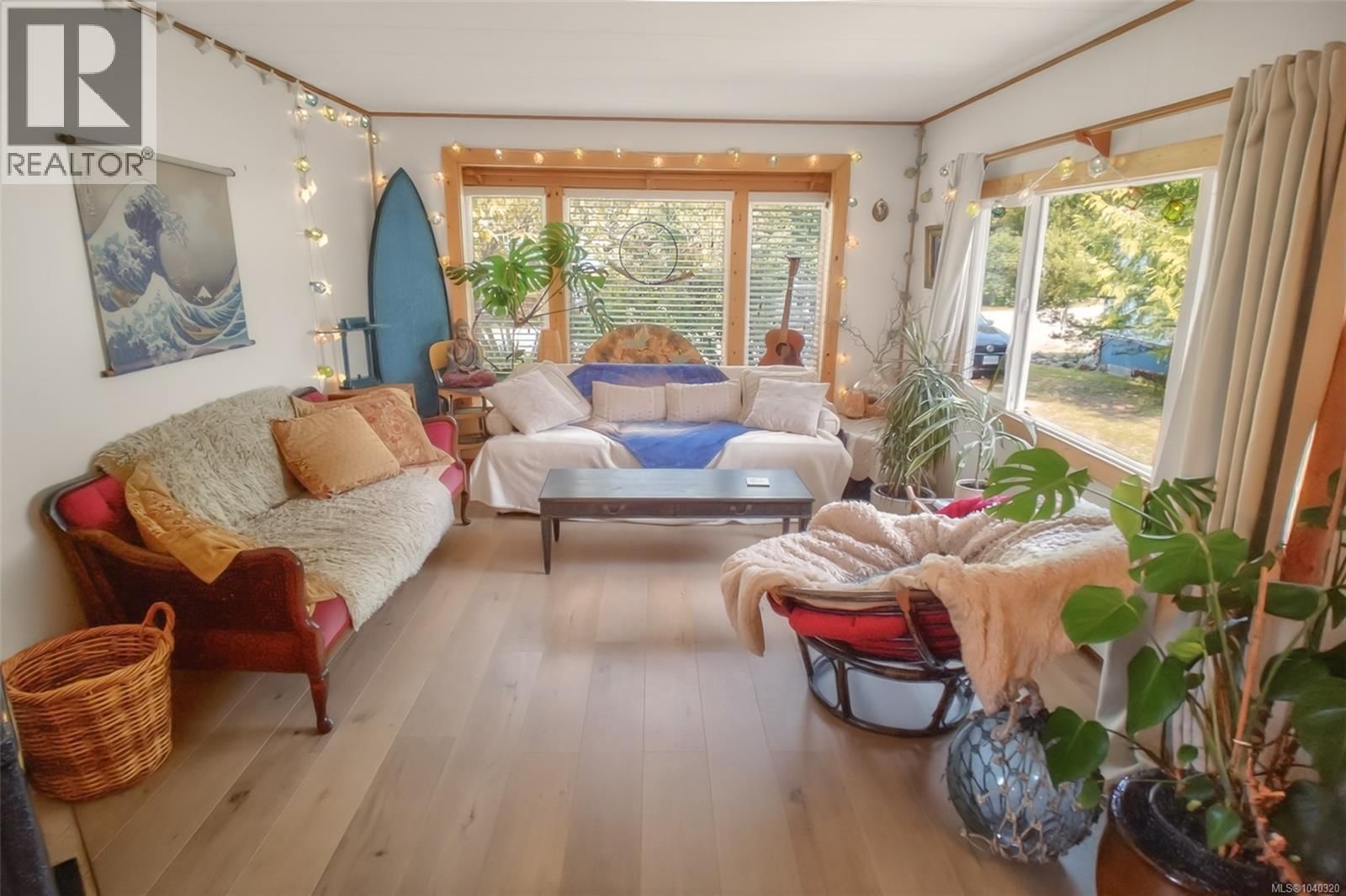 16 911 Campbell Street property photo
