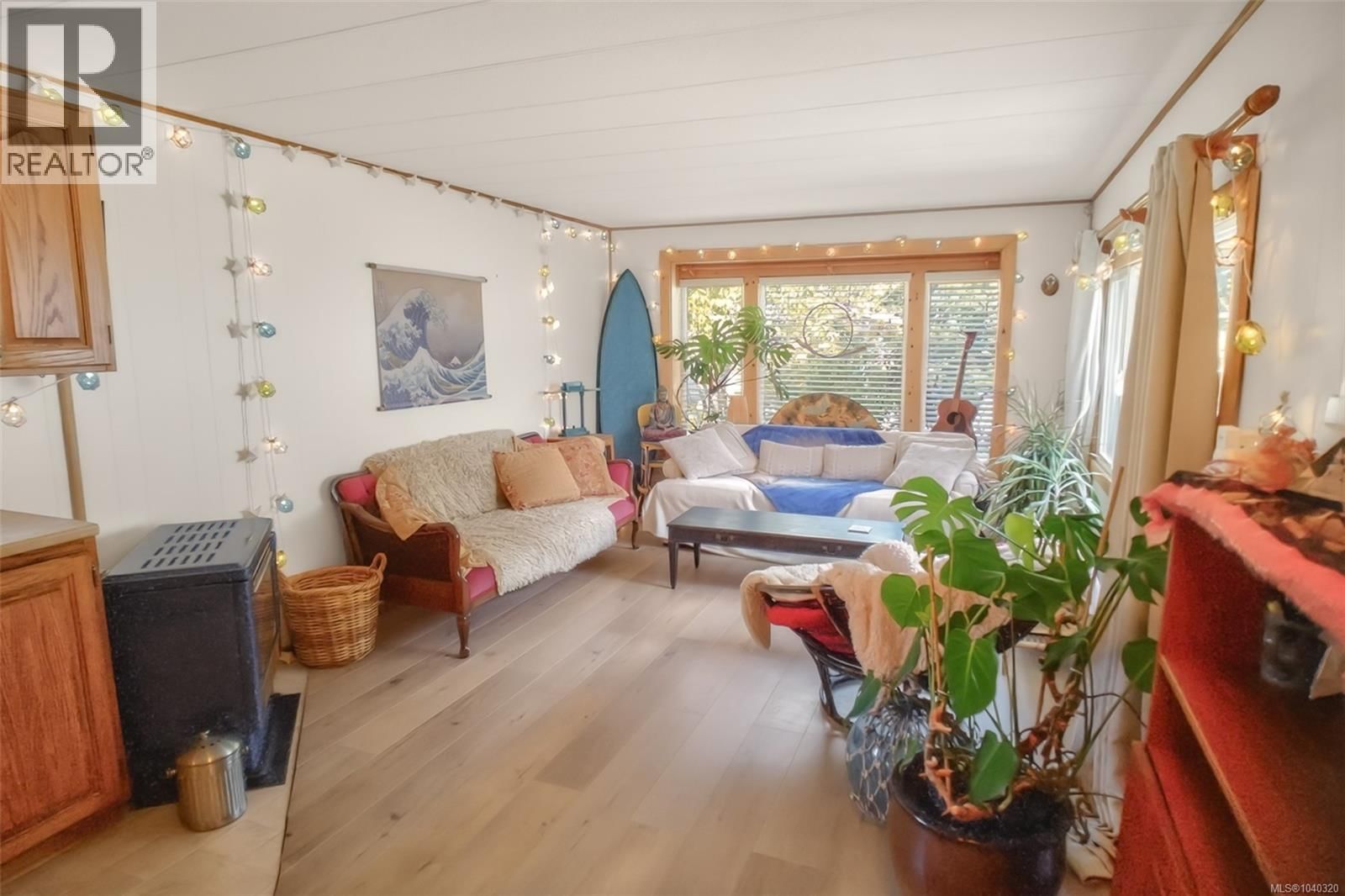 16 911 Campbell Street property photo