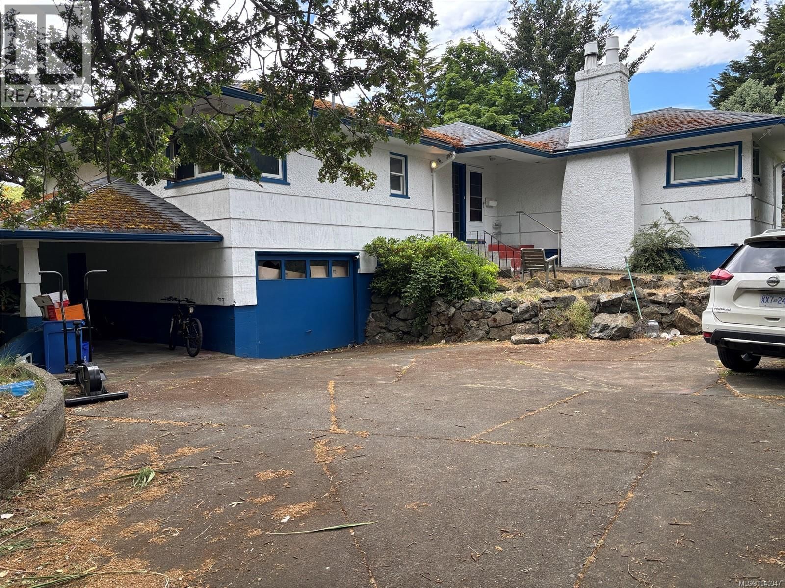 342 Foul Bay Road, Victoria, British Columbia V8S 4G7