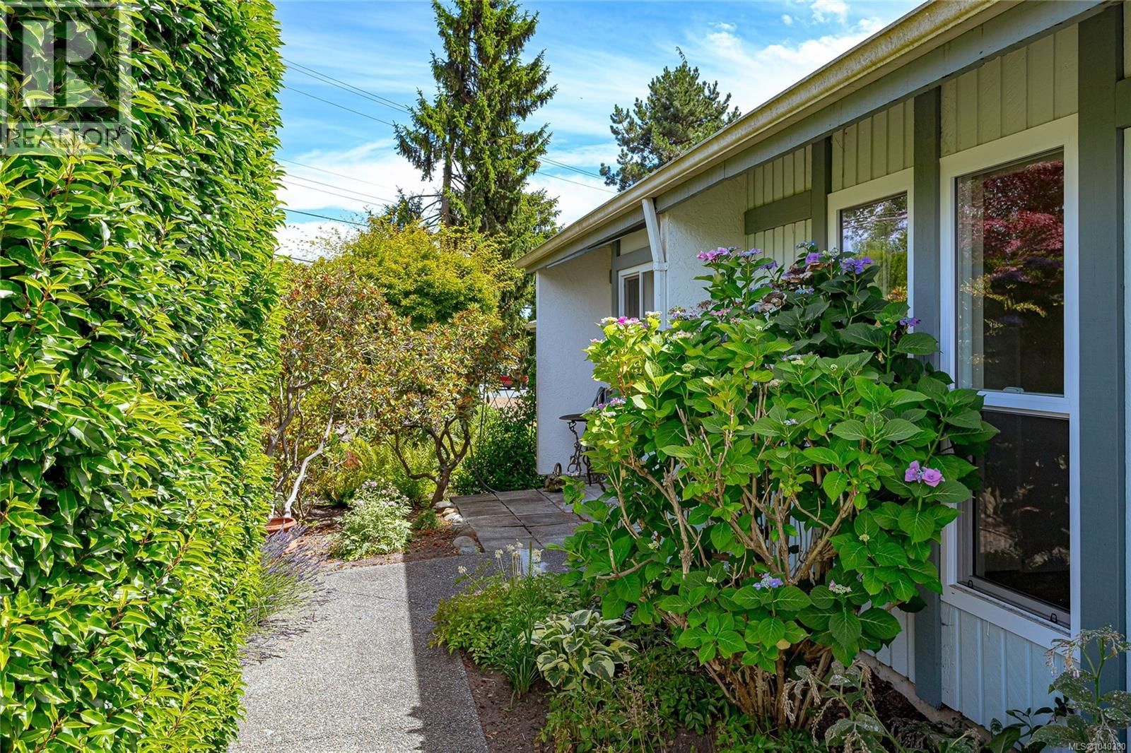 2 4140 Interurban Road property photo