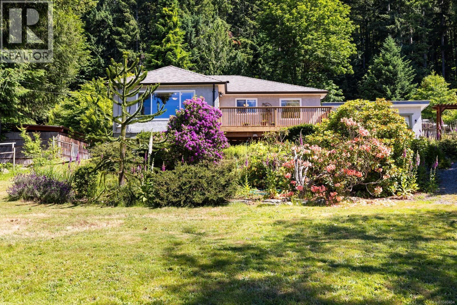 10093 Youbou Road property photo