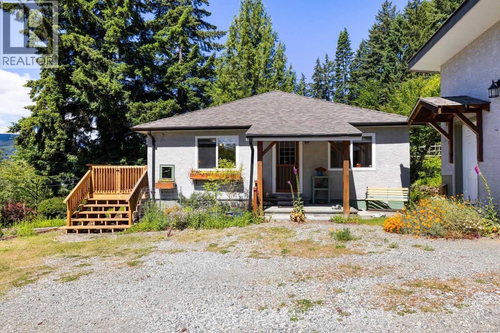 10093 Youbou Road property photo