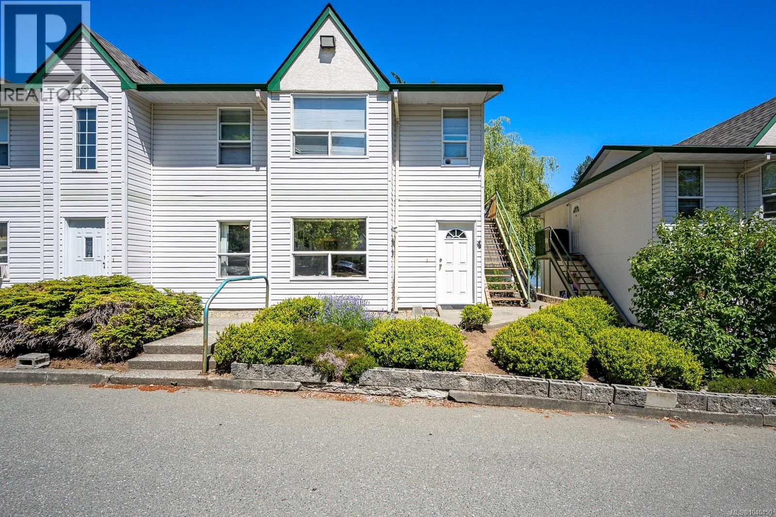 1535 Dingwall Road, Courtenay, British Columbia V9N 3S8