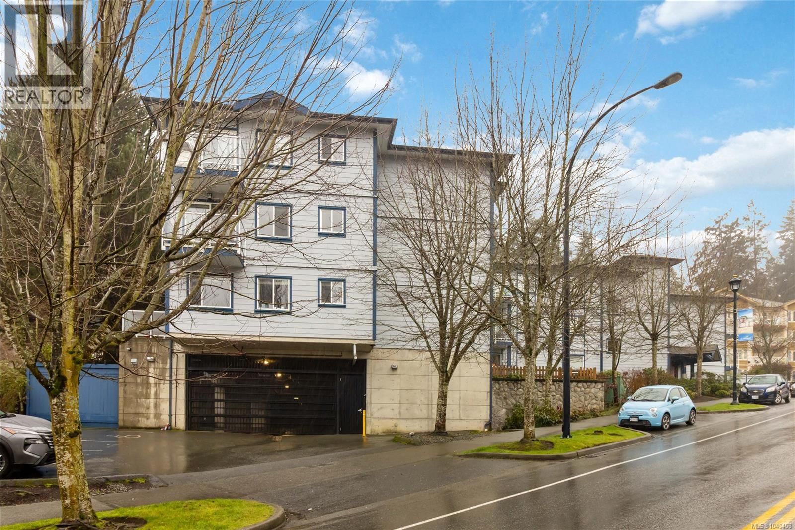 208 383 Wale Road property photo