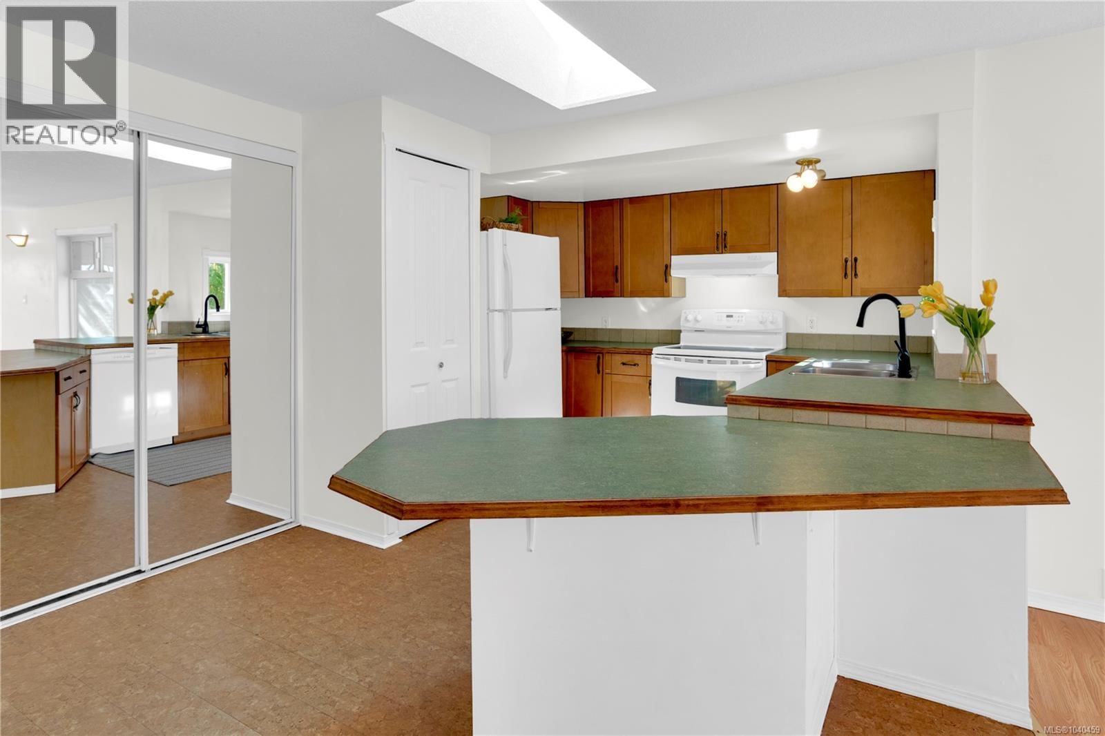 7 80 Fifth Street property photo