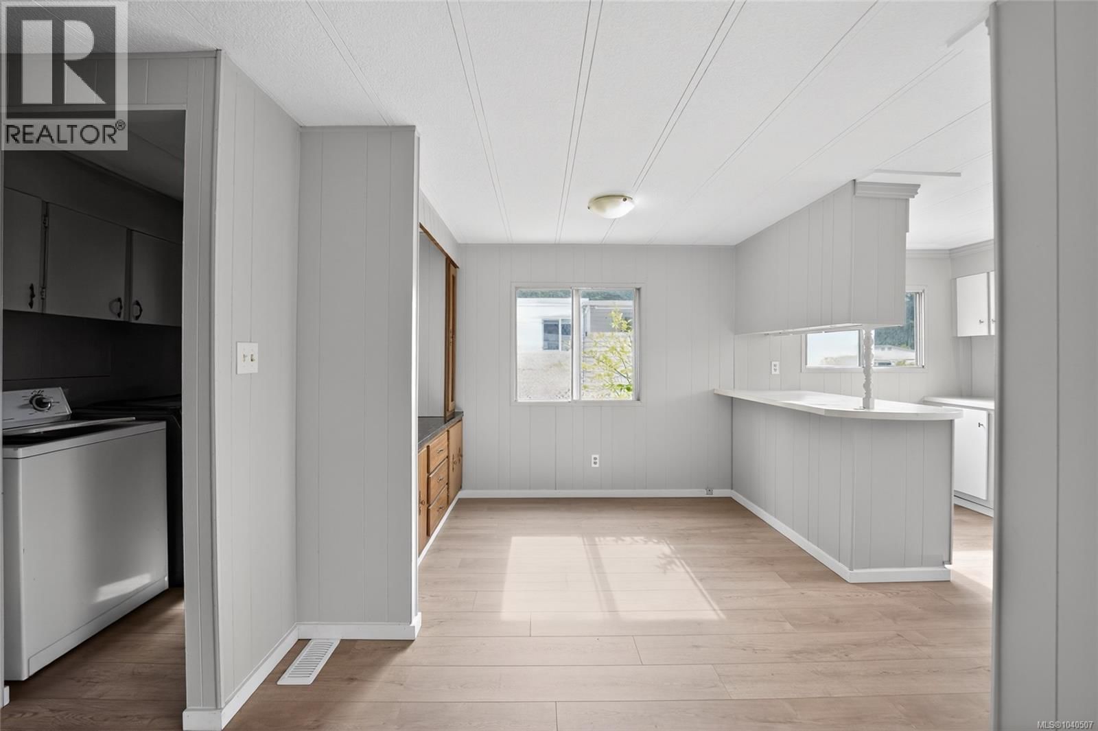 41 61 Twelfth Street property photo