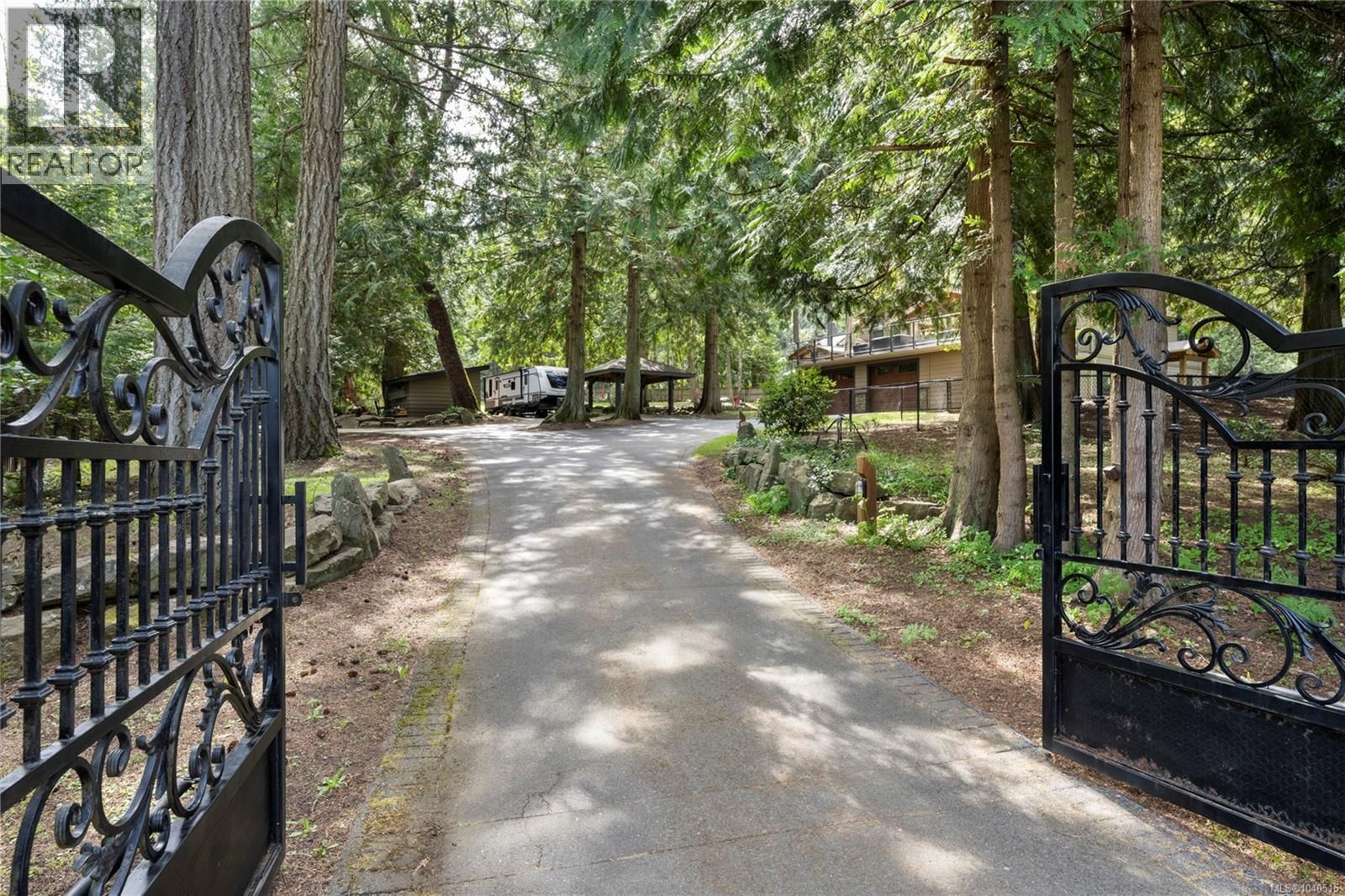 7817 Superior Road property photo