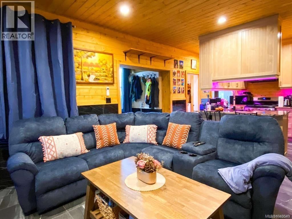 1591 Cowichan Bay Road property photo