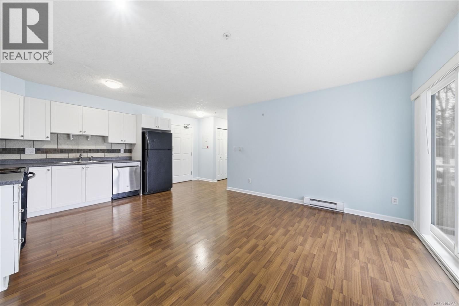 103 383 Wale Road property photo