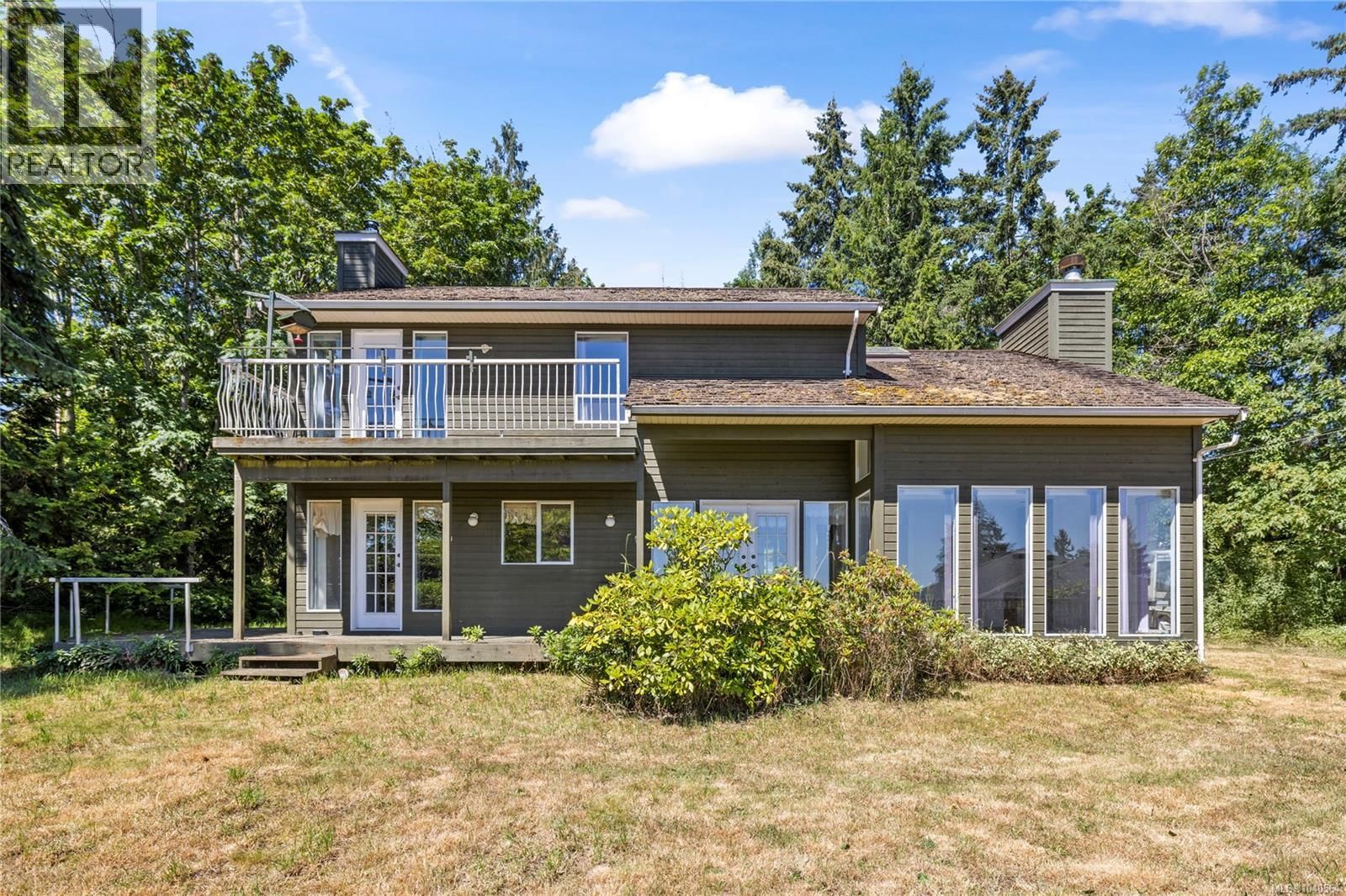 10056 Victoria Road property photo