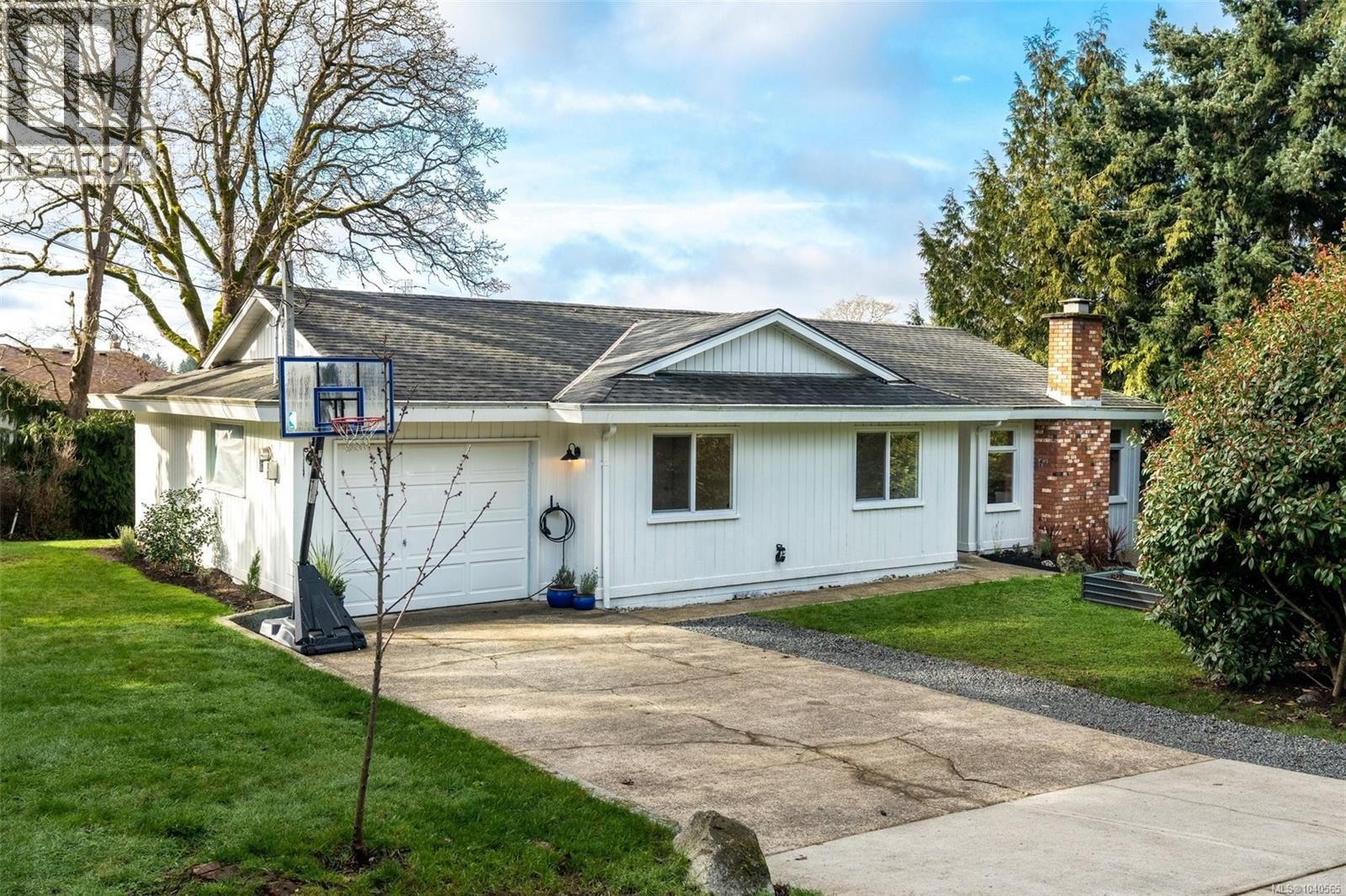 4285 Caen Road property photo