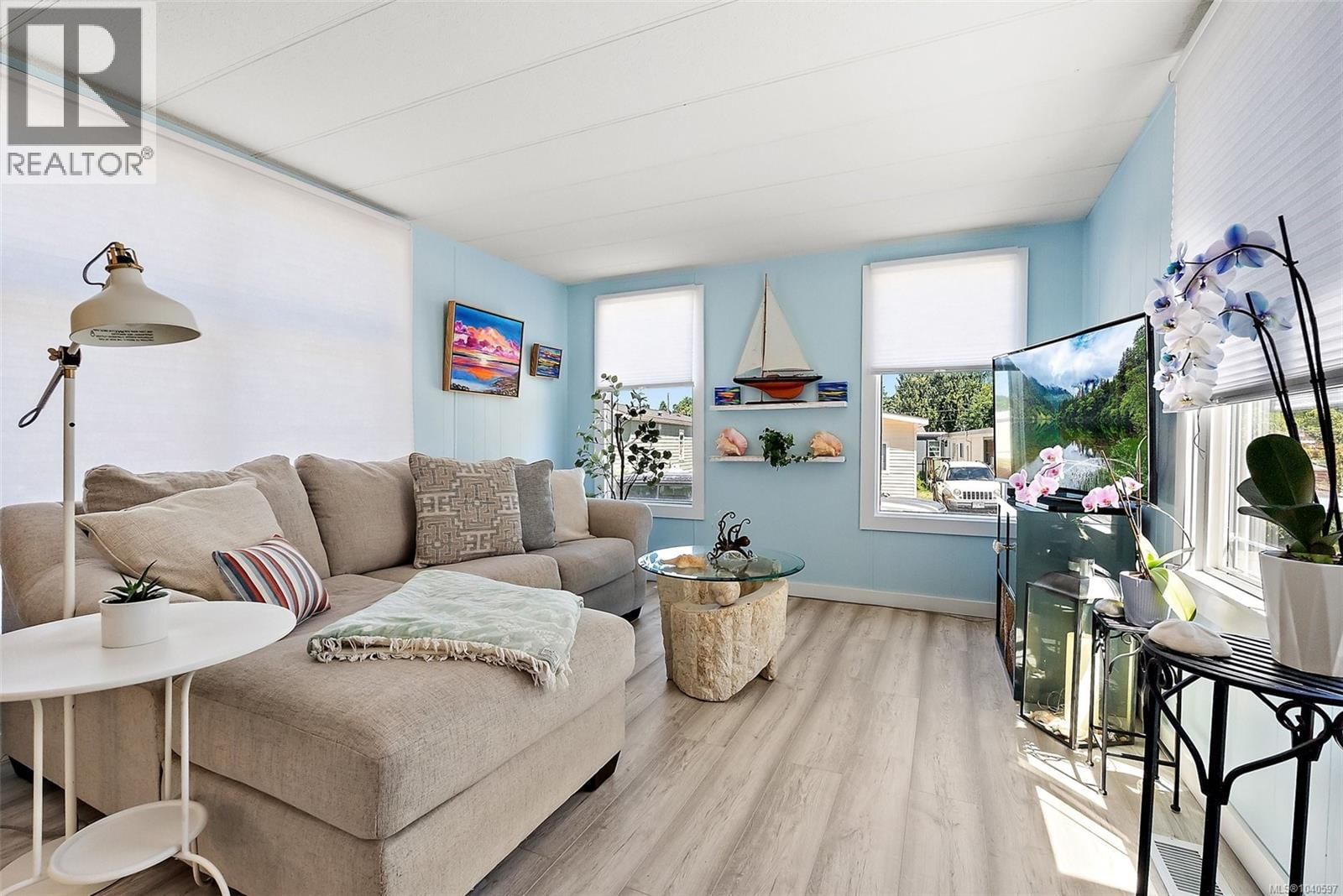 21 3449 Hallberg Road property photo