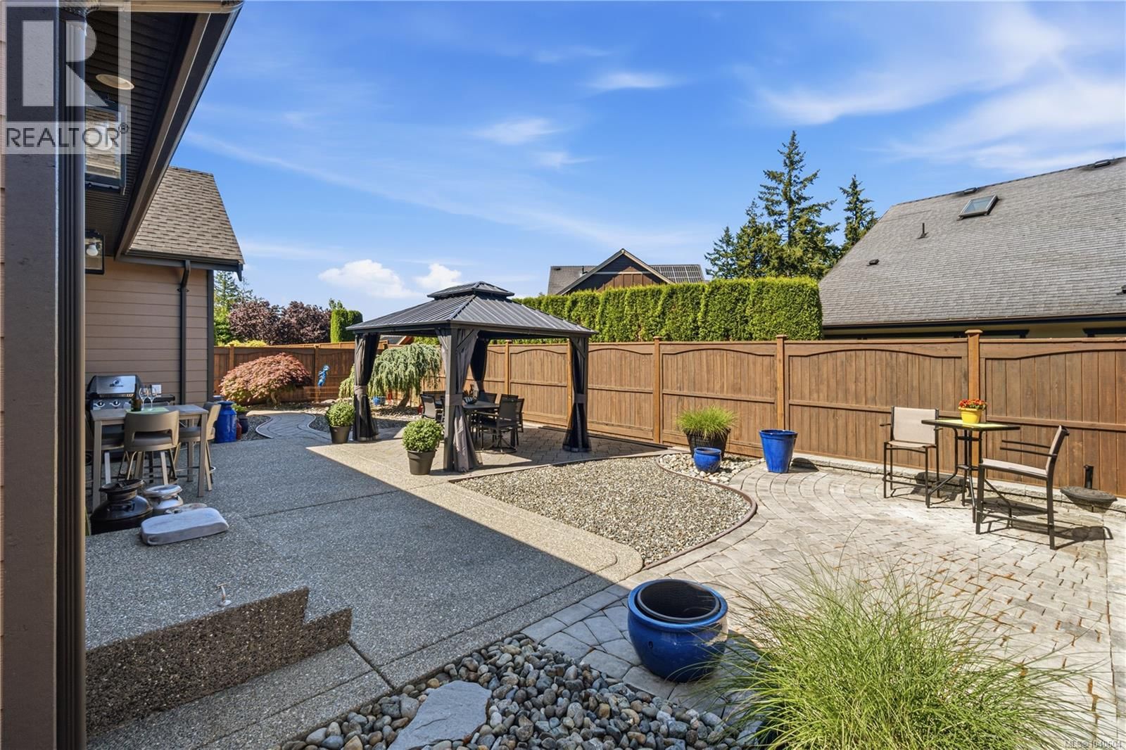 736 Temple Street property photo