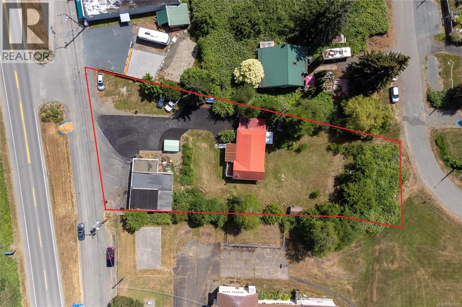 5545 Island Highway property photo