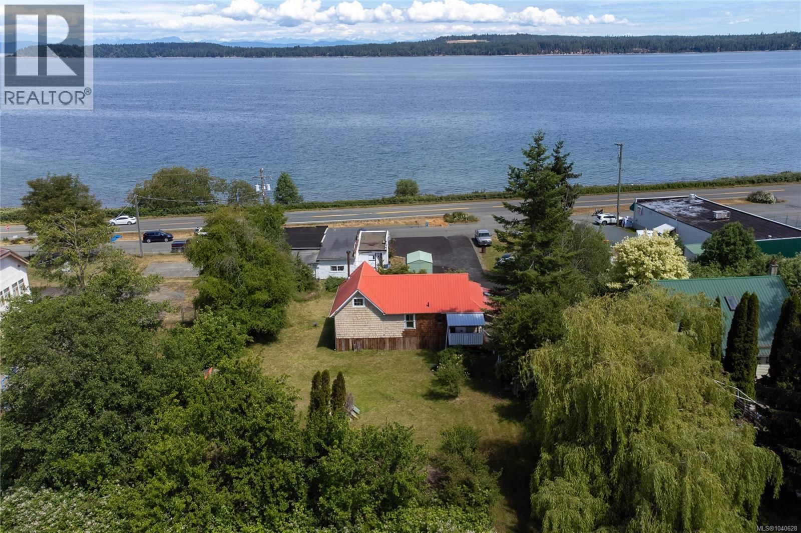 5545 Island Highway property photo
