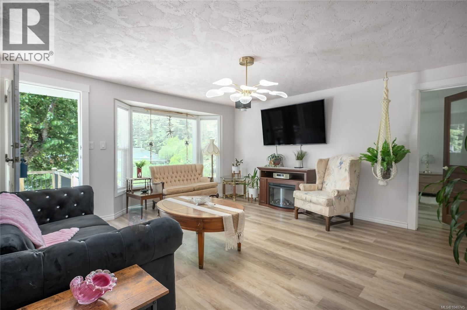 8555 Maple Ridge Road property photo