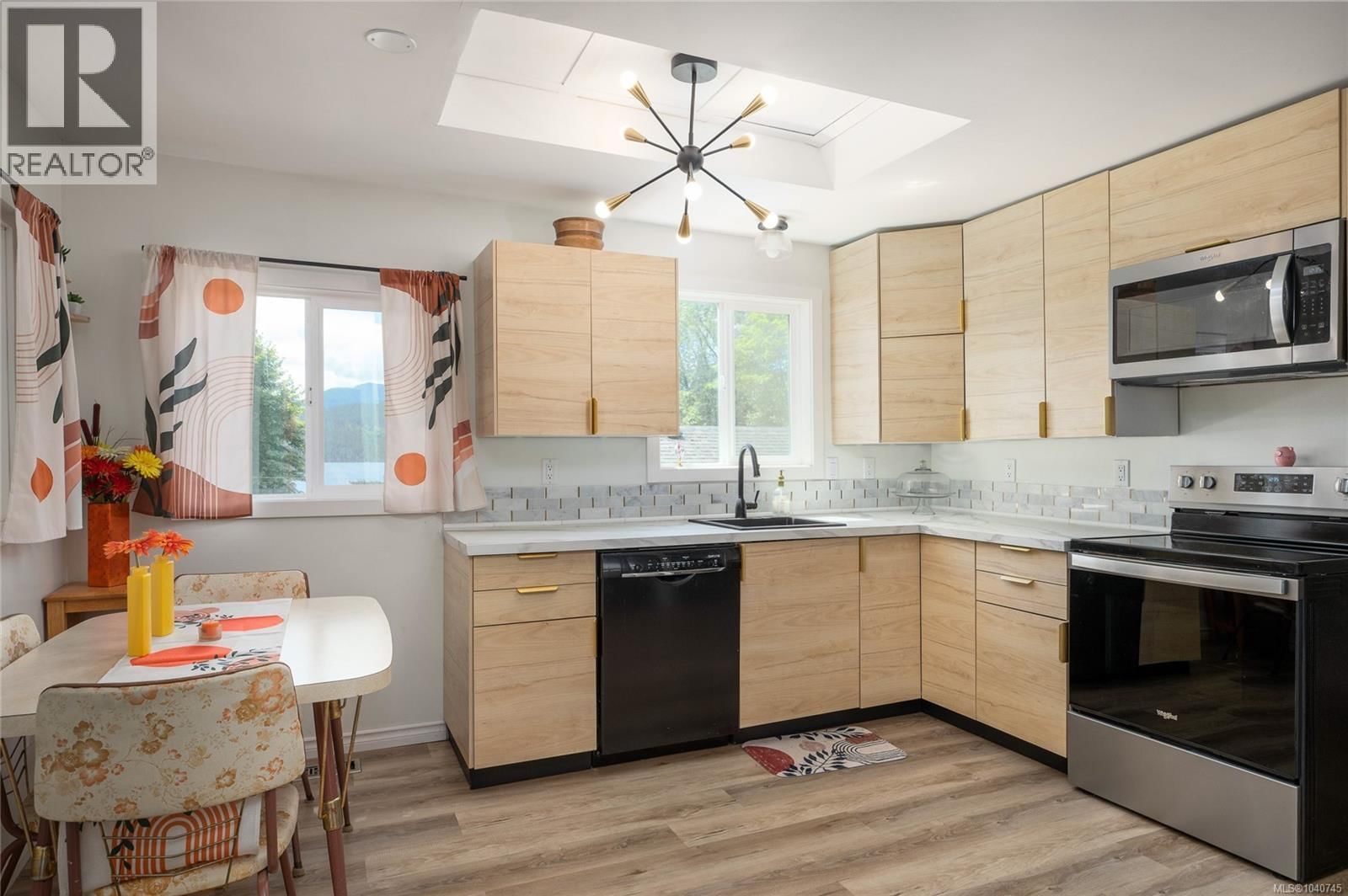 8555 Maple Ridge Road property photo
