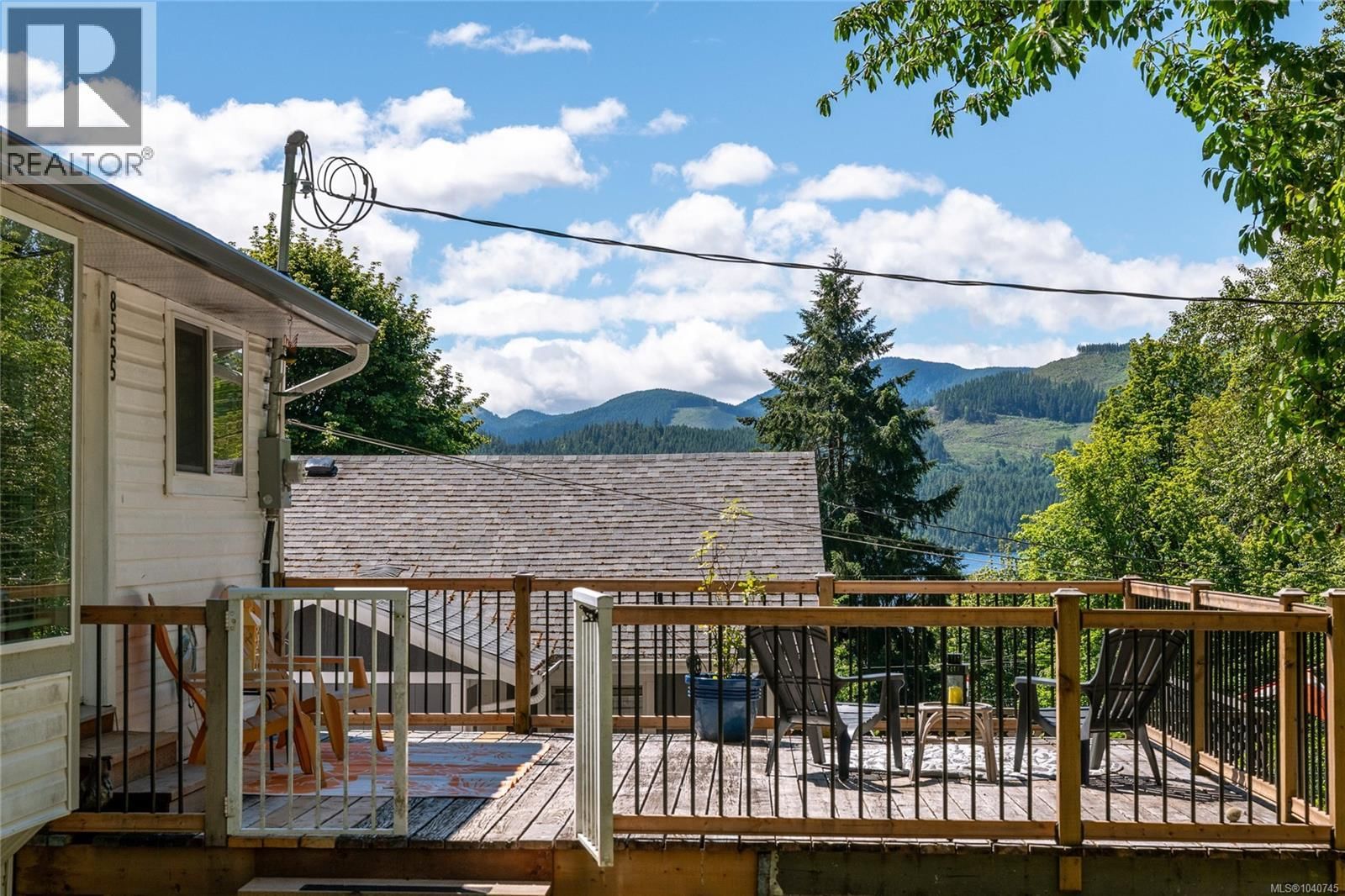 8555 Maple Ridge Road property photo