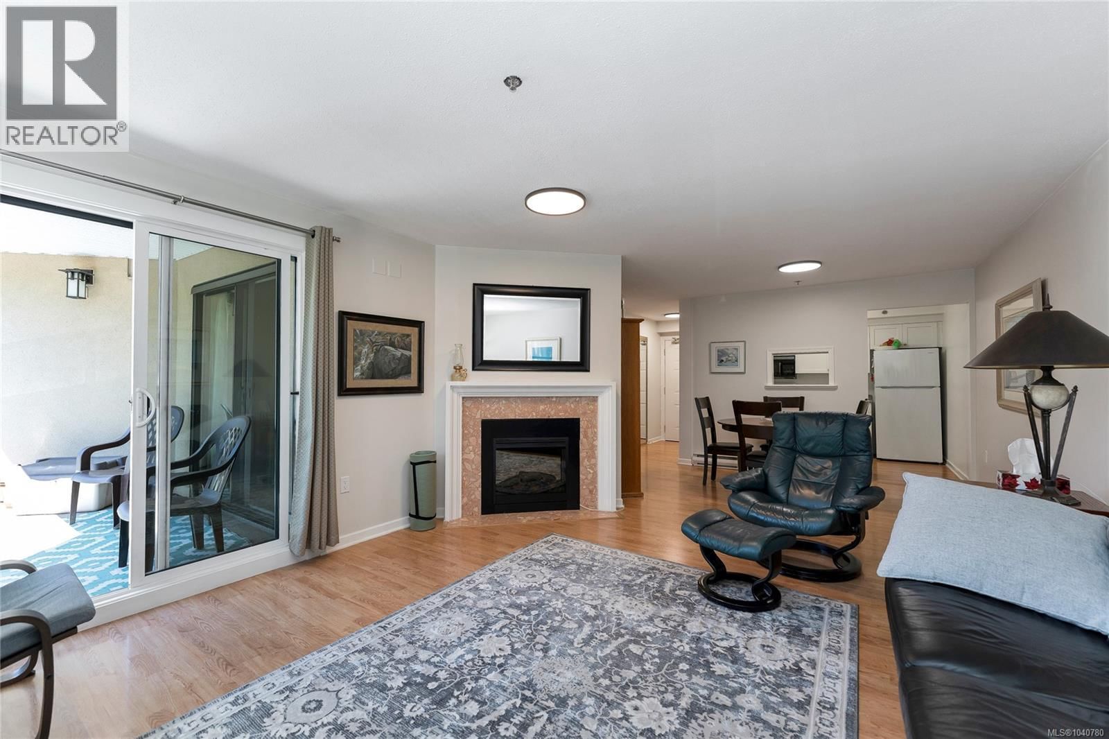 209 3969 Shelbourne Street property photo