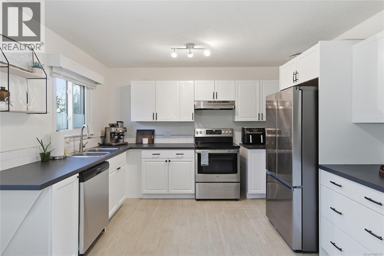 18 3271 Cowichan Lake Road property photo
