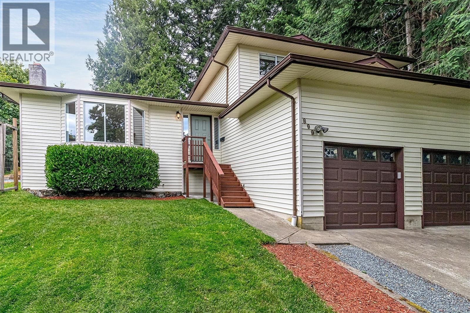 899 Cecil Blogg Drive