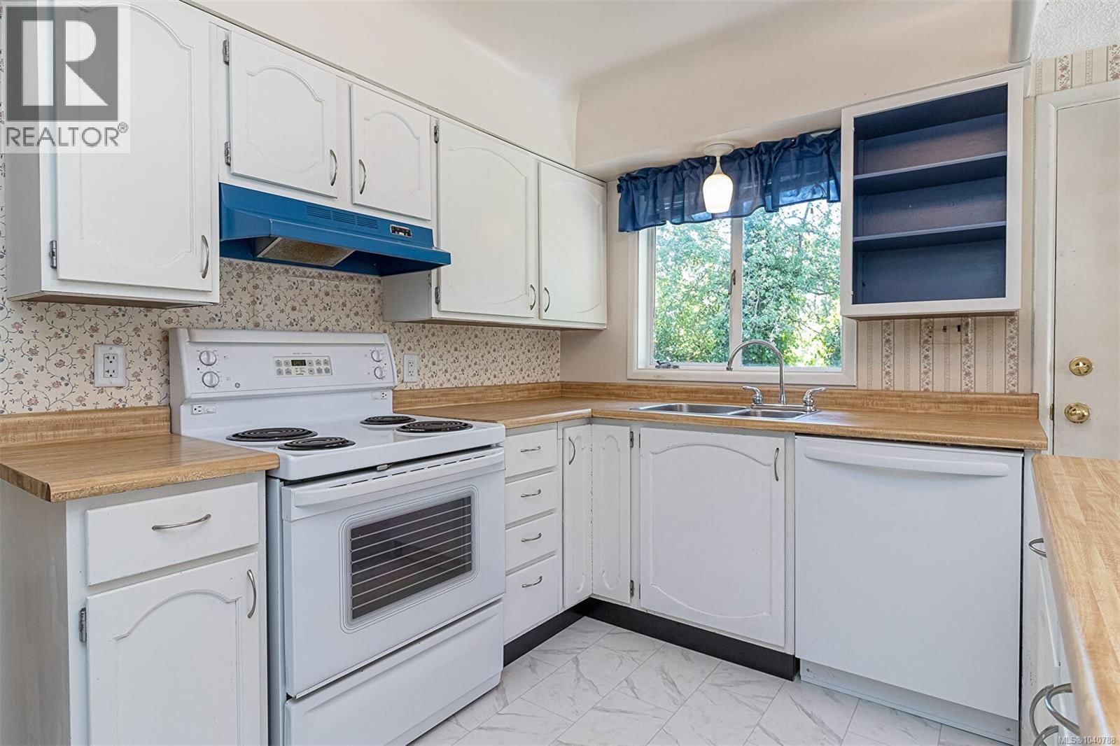 667 Jones Terrace property photo