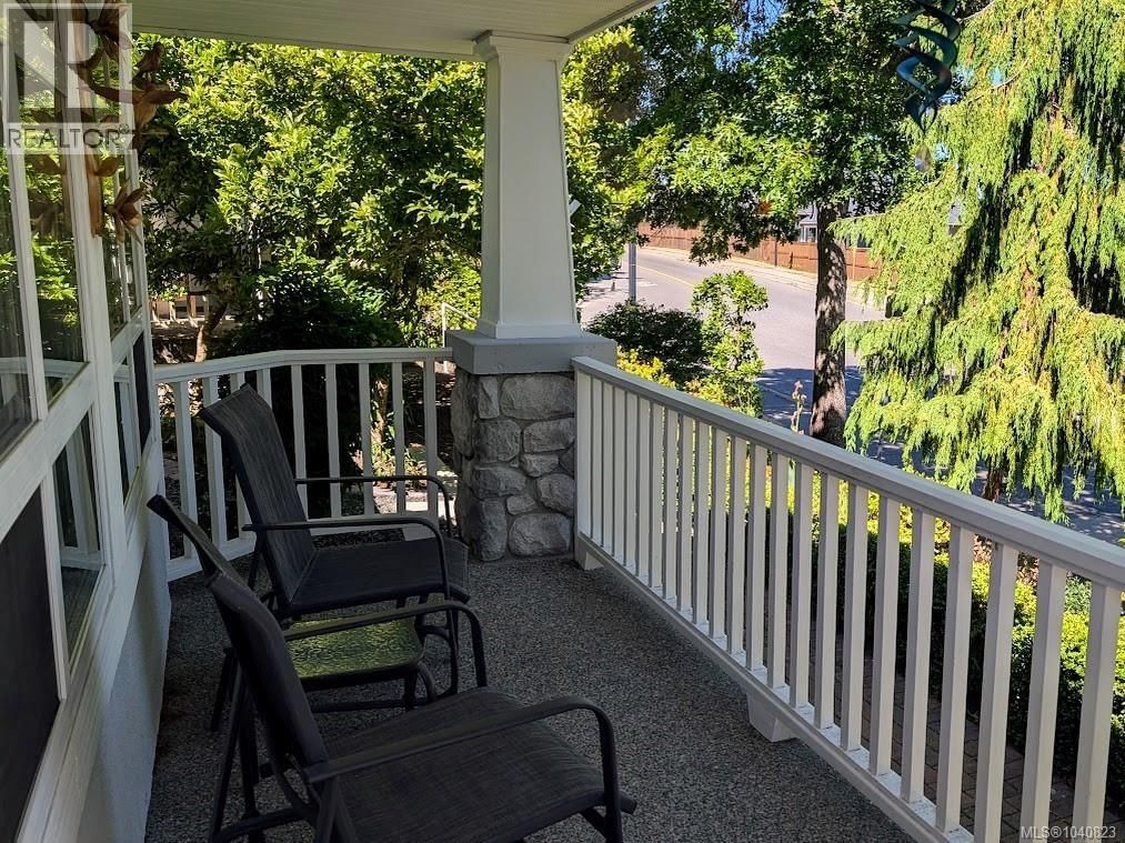 886 Stanhope Road property photo