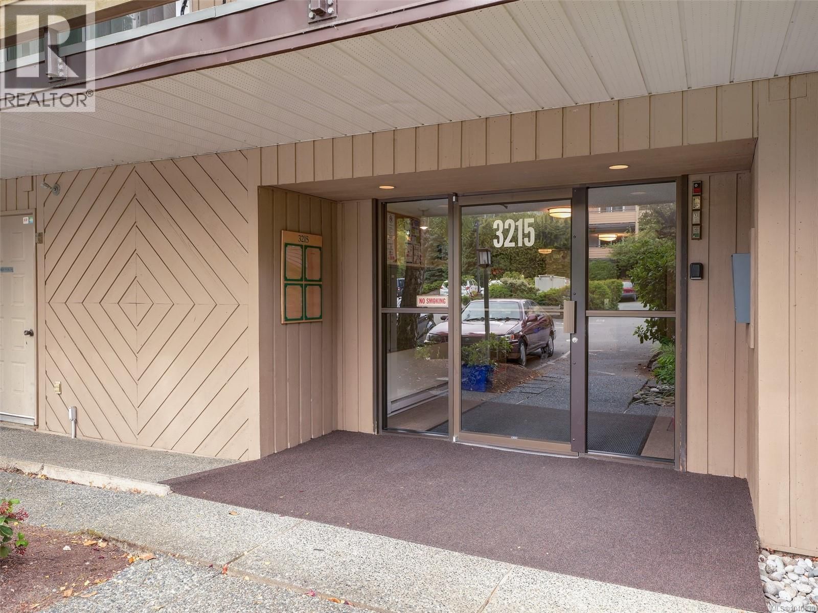 111 3215 Alder Street property photo