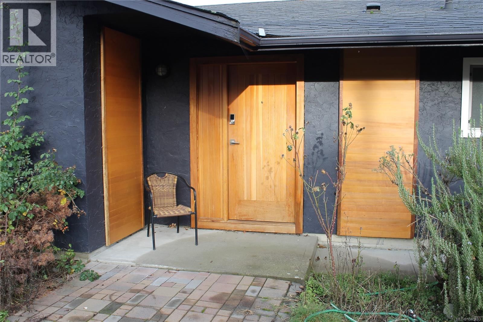 1721 Wilmot Road property photo