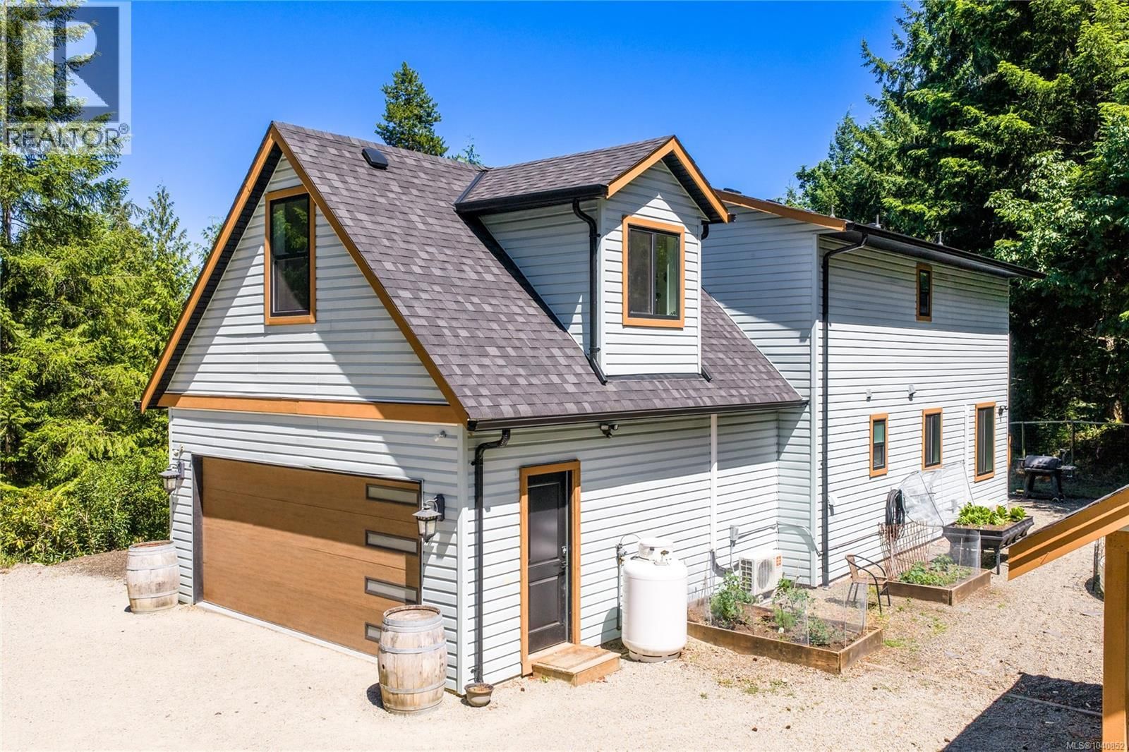 1691 Meadowood Way property photo