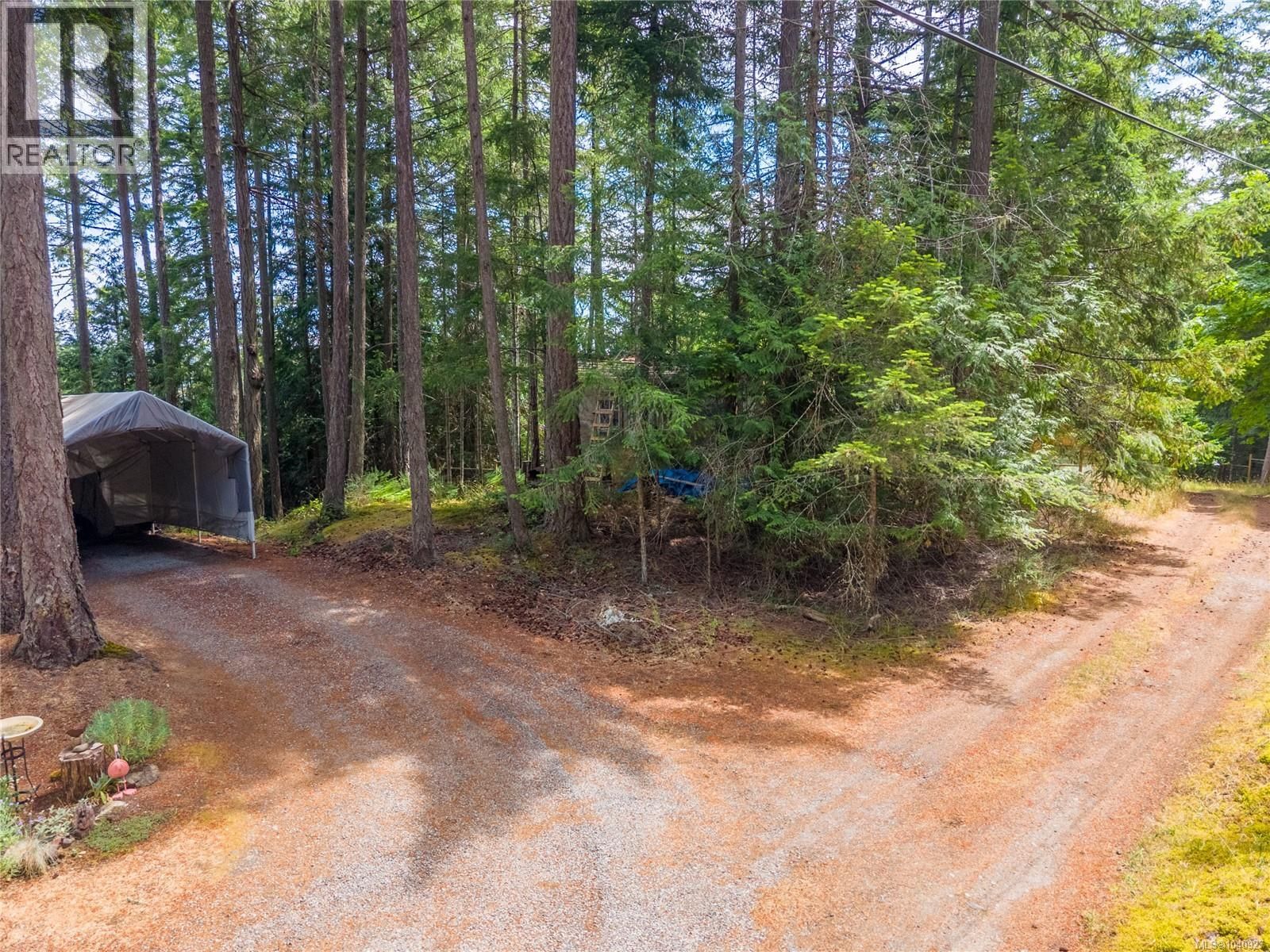 4611 Mate Road, Pender Island, British Columbia V0N 2M0
