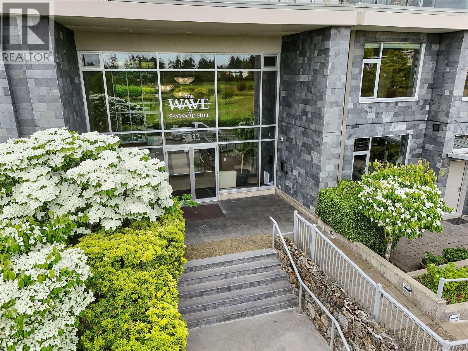 401 5332 Sayward Hill Crescent