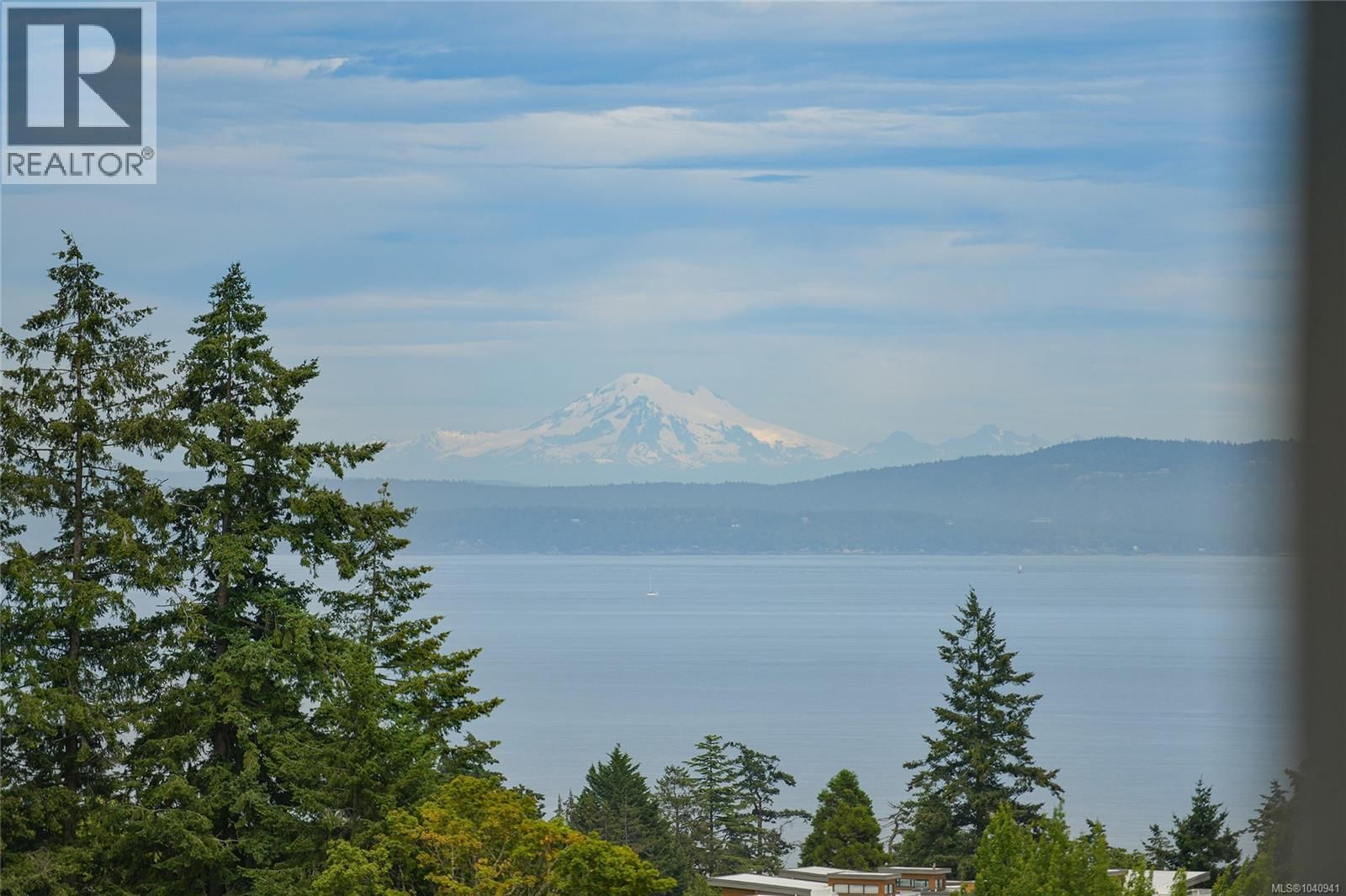 401 5332 Sayward Hill Crescent property photo